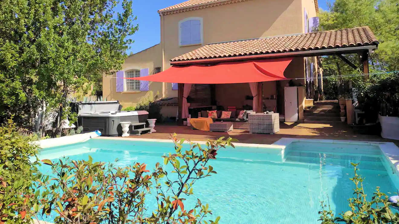Child friendly villa with gated pool South France