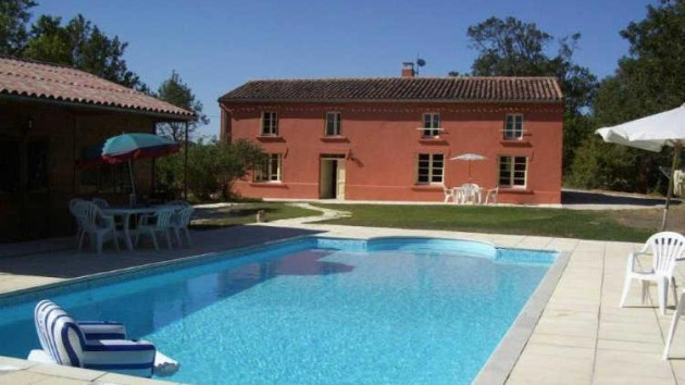 Large farmhouse to rent in France