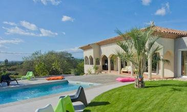 Villa Puissalicon - South France villa holidays with pool