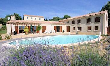 Villa Alarelle - location de villas de vacances dans le sud de la France piscine
